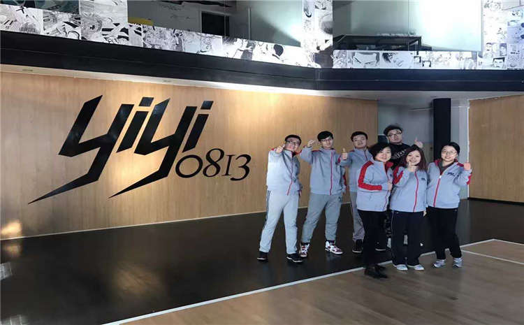 五角楓實(shí)木運(yùn)動地板廠家哪家好?