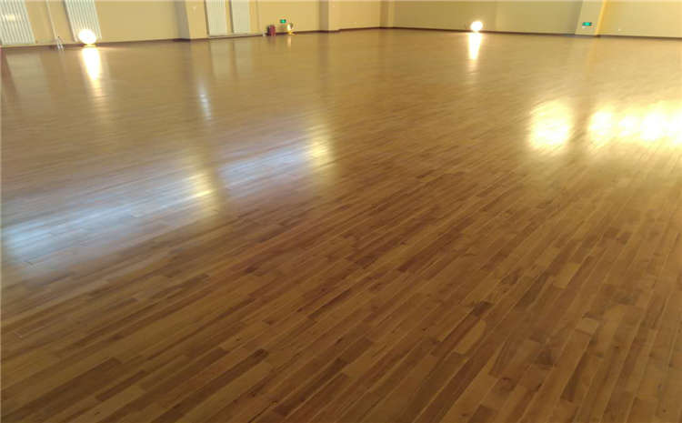 籃球館木地板價(jià)格是多少錢?22厚