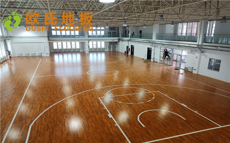 烏魯木齊市烏蘇市南區(qū)第二中學(xué)體育館木地板項(xiàng)目——?dú)W氏實(shí)木運(yùn)動(dòng)地板
